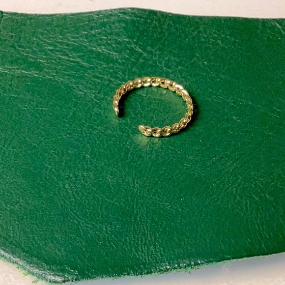 18 K Gold Chain Open Ring - Picture 3 of 3